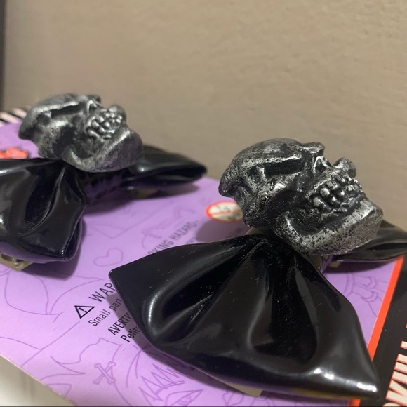 NWT RUBIE’S Halloween Skull Hair Bow Barrettes & Nail Set - Picture 5 of 6